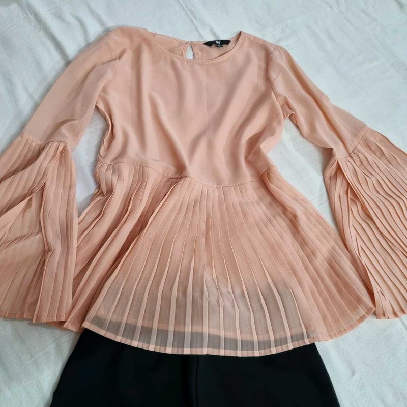 Chic Pleated Flared Sleeve Top
