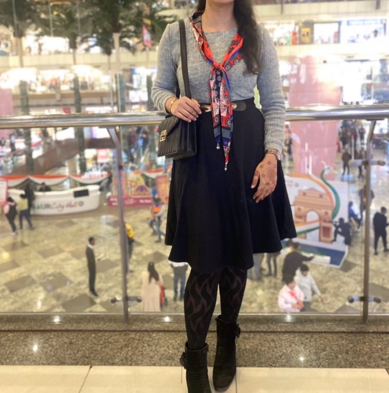 Chic Grey Top &amp; Black Skirt Outfit