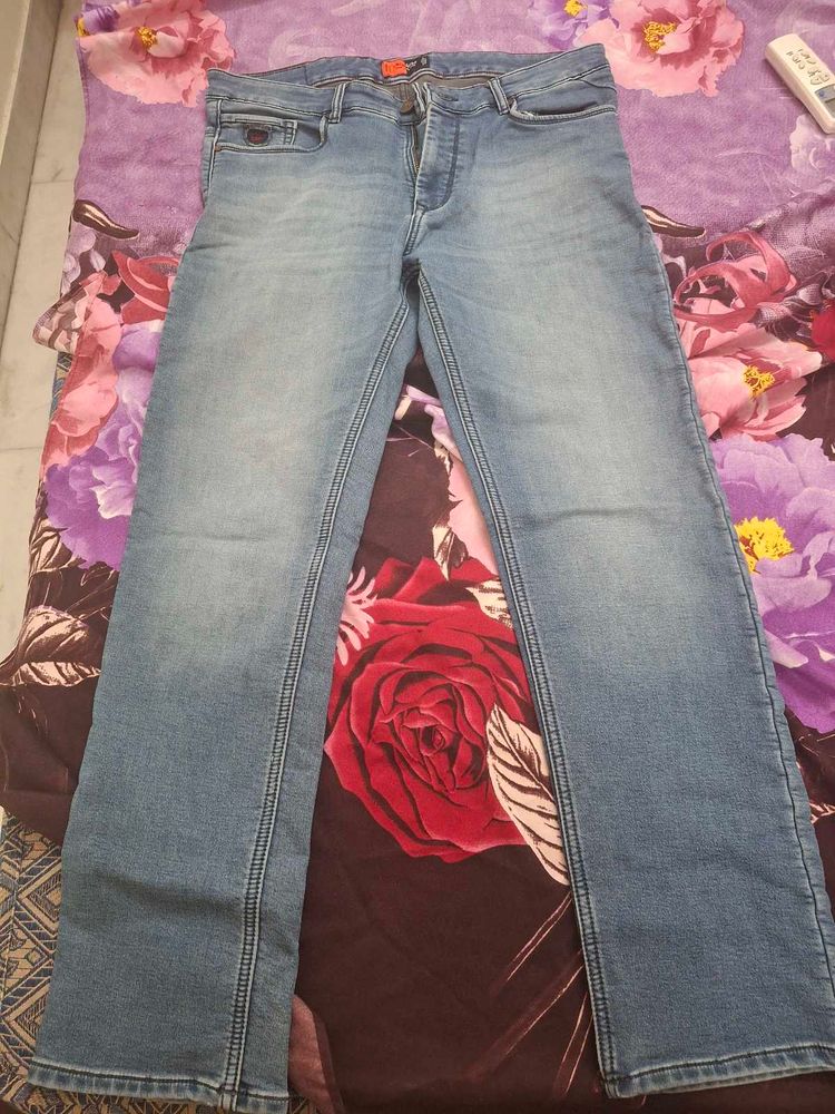 Men's Light Wash Denim Jeans + Tshirt