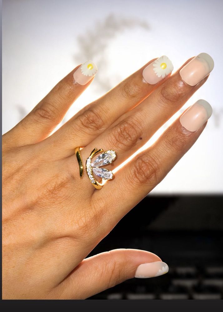 Stunning Butterfly Ring with Crystals
