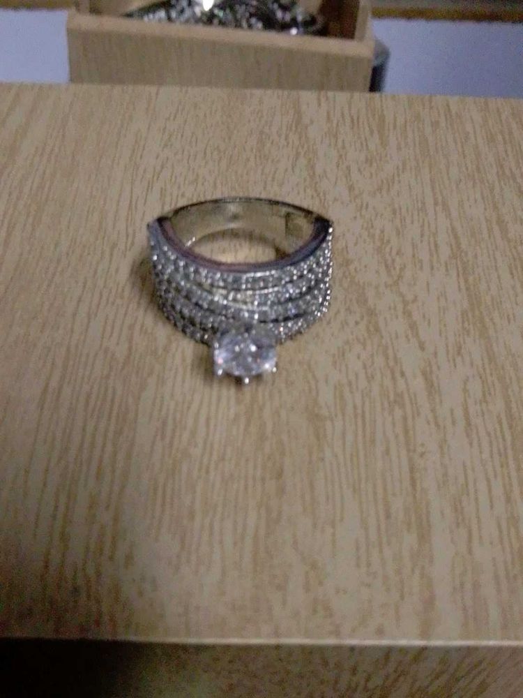 Sparkling Silver Ring