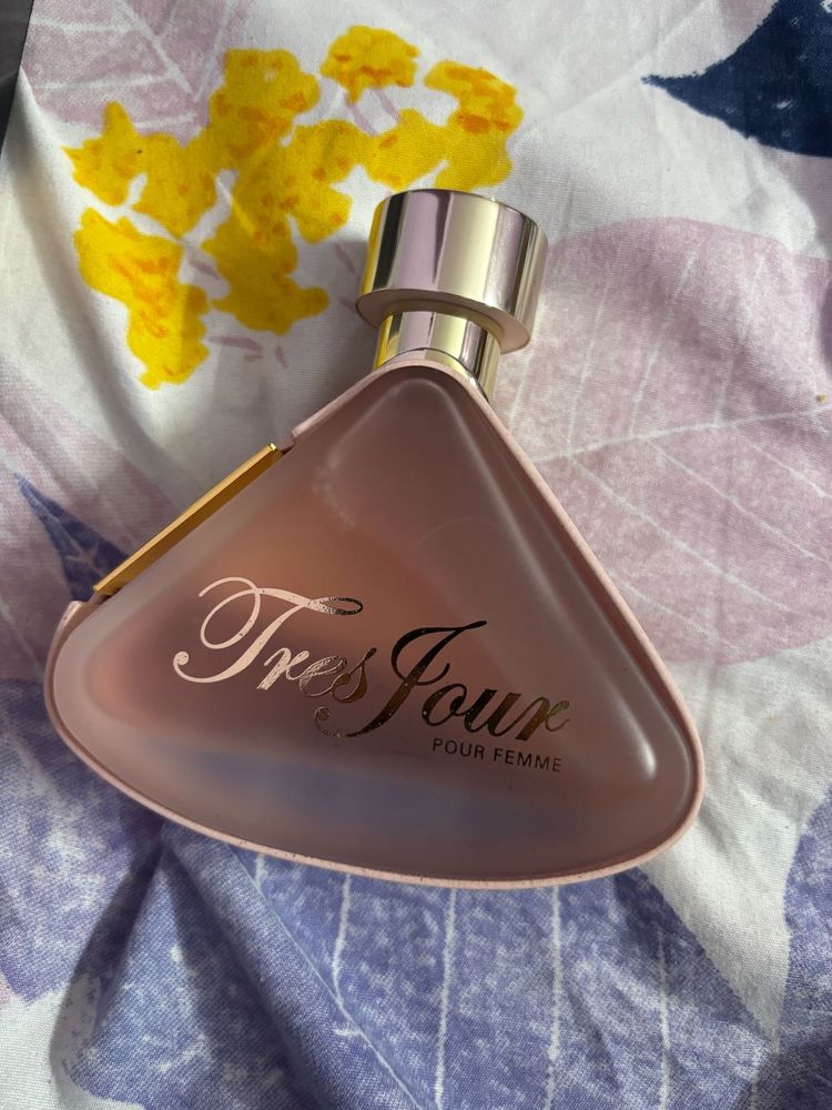 Tres Jour Pour Femme Perfume