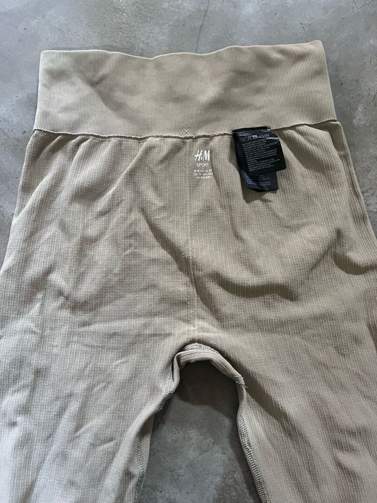 H&amp;M Seamless High-Waist Leggings