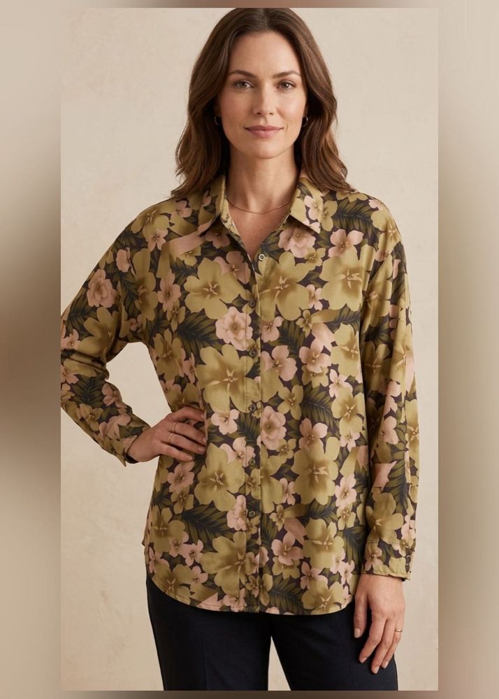 Vintage Floral Button-Up Blouse: 42 to 44