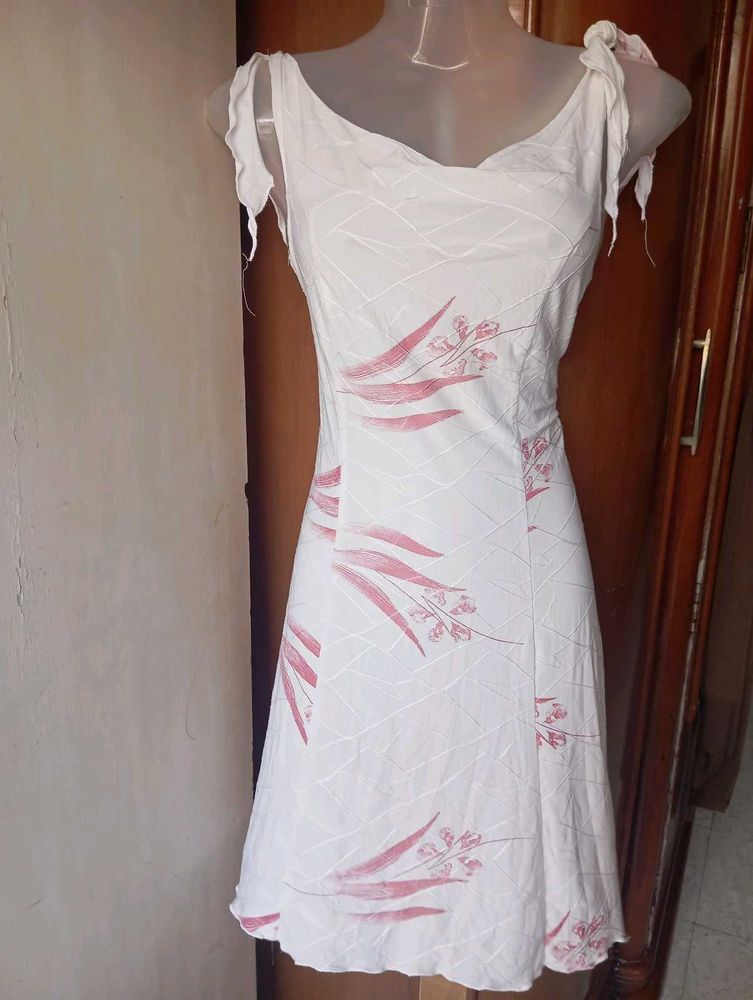 Chic White &amp; Pink Floral Mini Dress