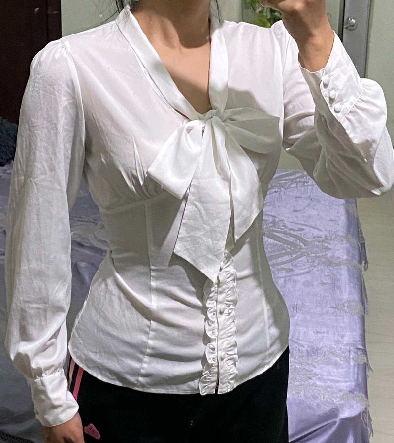 Chic White Bow Blouse