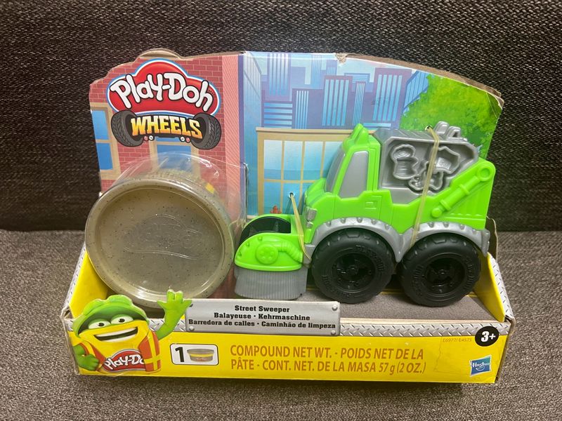 Playdoh Wheels Street Sweeper