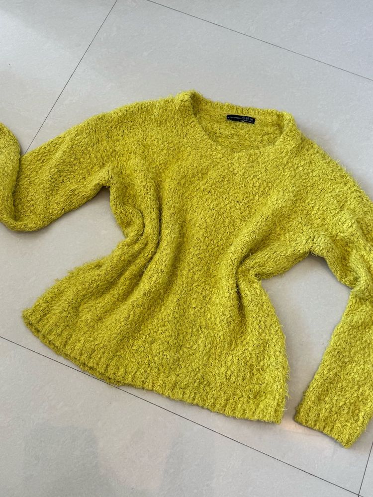 Cute 🎀Cozy Lime Green Fuzzy Sweater