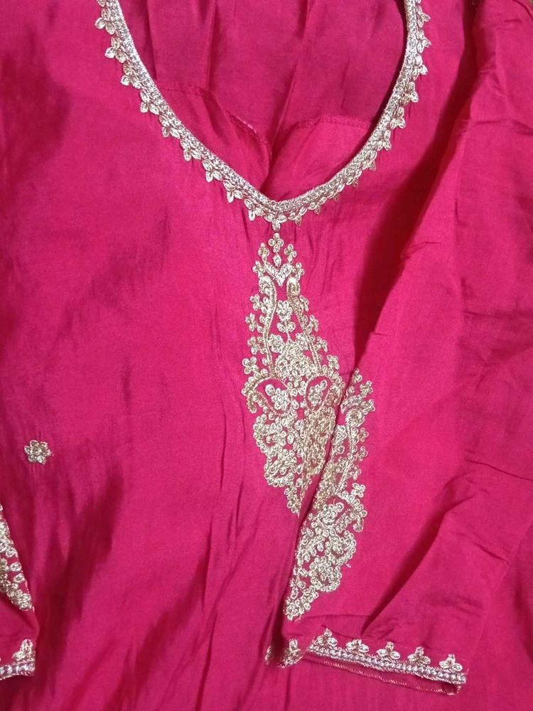 Elegant Pink Kurta with Gold Embroidery