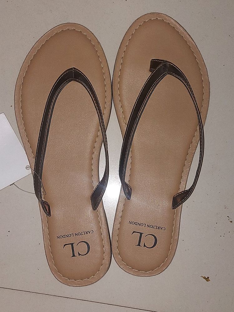 Women's Casual Flat Sandal.