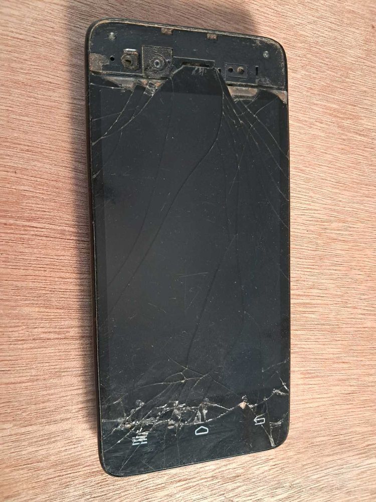 Damaged Smartphone - For Parts