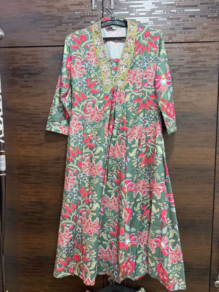 Floral Print Green Kurta with pants
