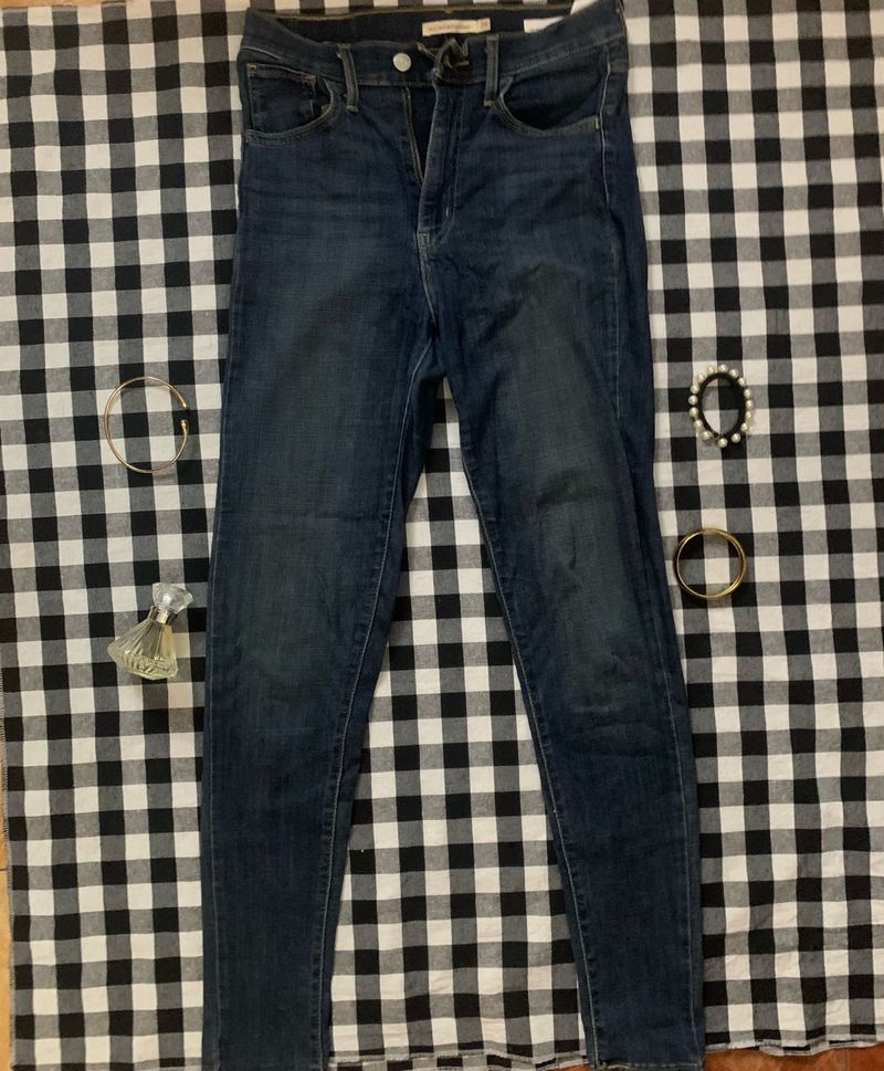 Levi's Women's Dark Wash Jeans