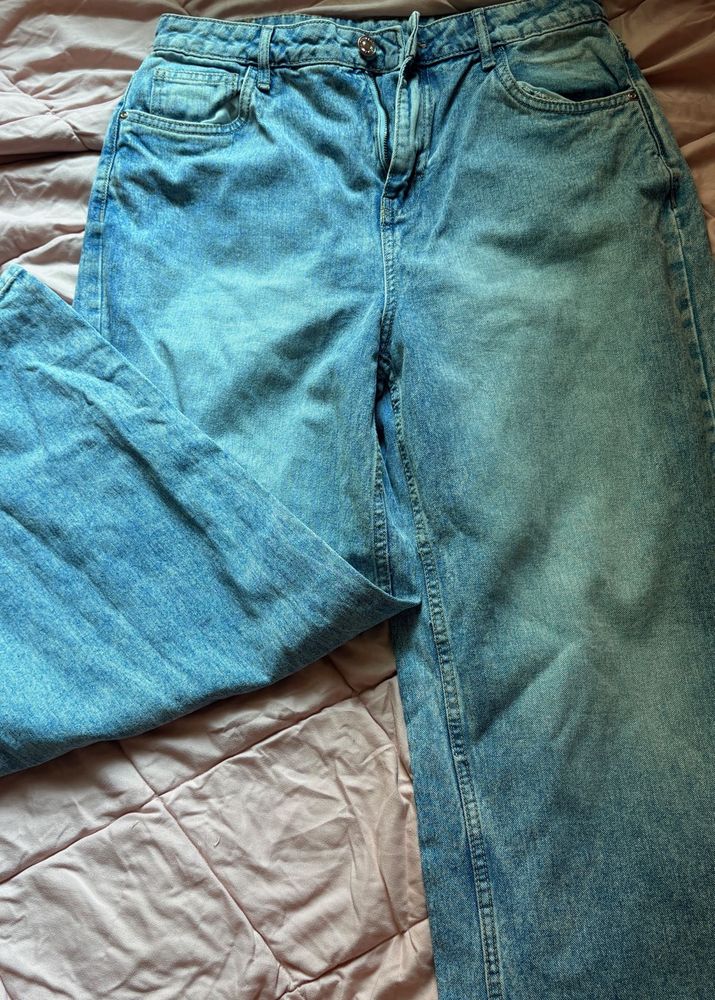 Women's Relaxed Fit Blue Jeans