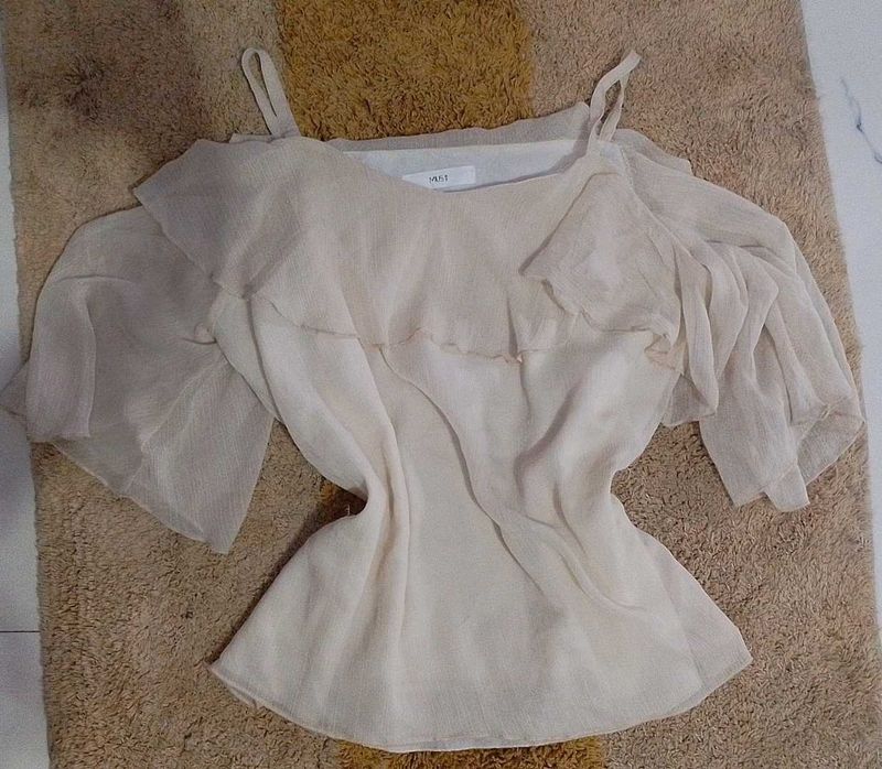 Chic Ruffle Cold Shoulder Top
