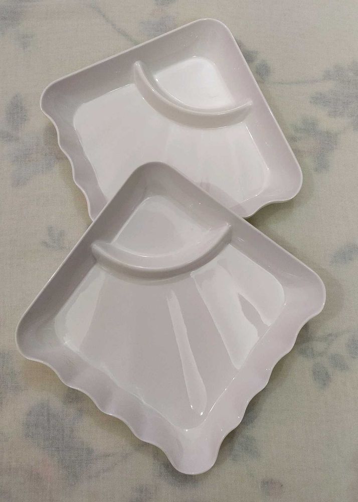 Milton Sandwich Plate With Sauce Compartment