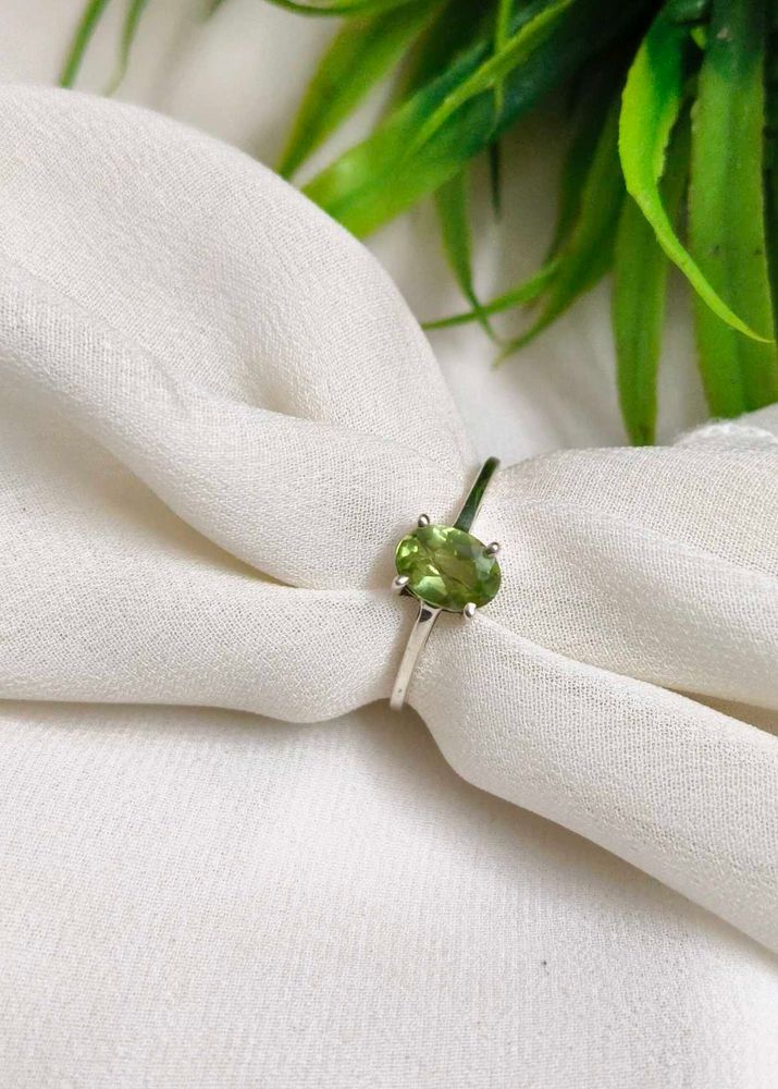 Elegant Oval Peridot Ring