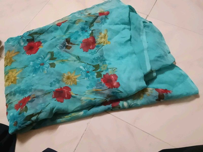 Beautiful Floral Print Saree