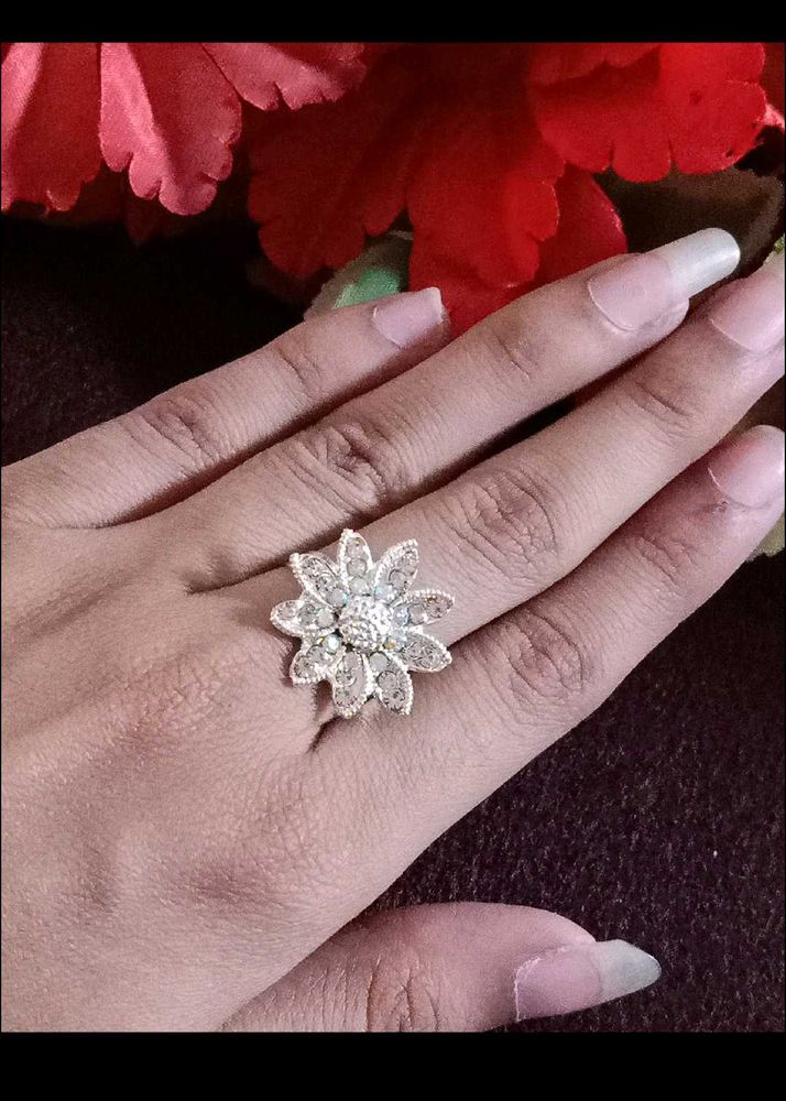 Sparkling Flower Ring pack of four