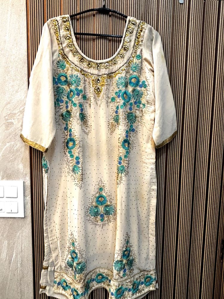 Elegant Embroidered Kurta set