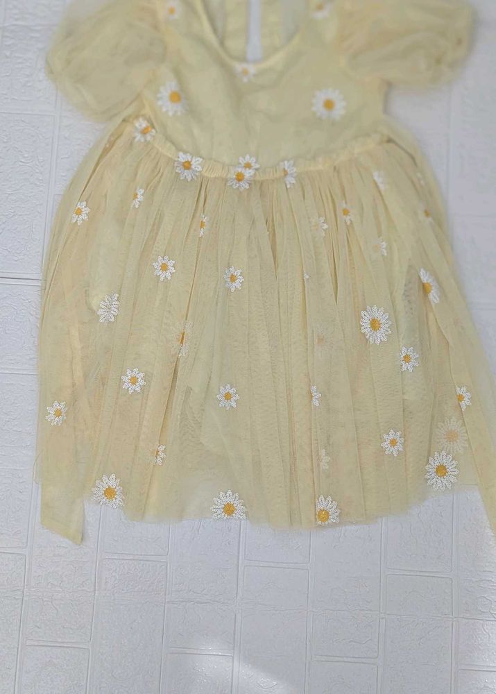 Cute Yellow Daisy Dress