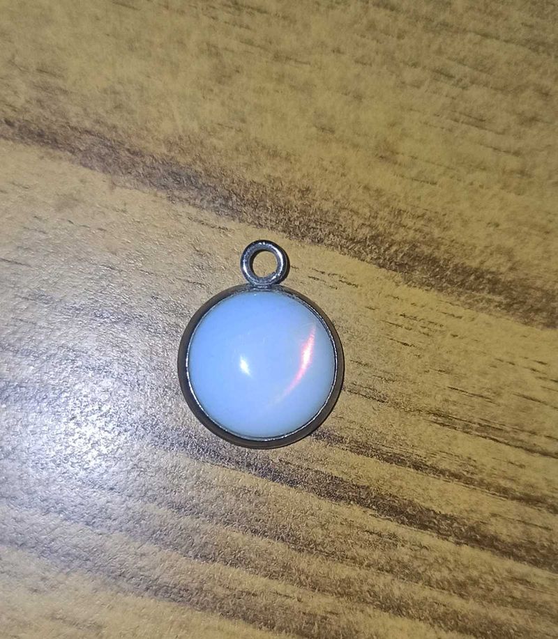 Opal Pendant, Circle