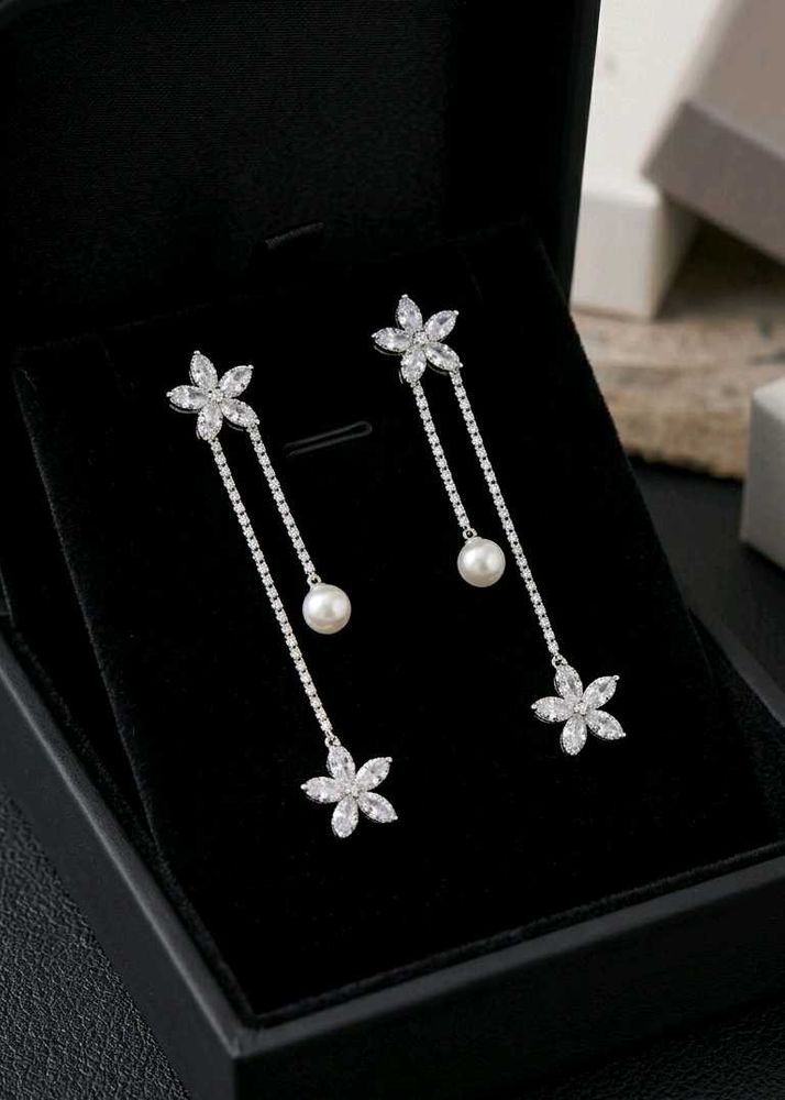 Elegant Flower &amp; Pearl Dangle Earrings