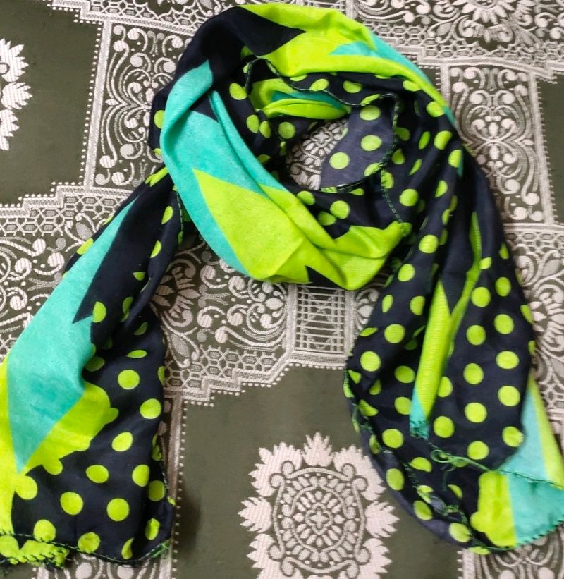 Pretty Black &amp; Green Stole/Scarf✨
