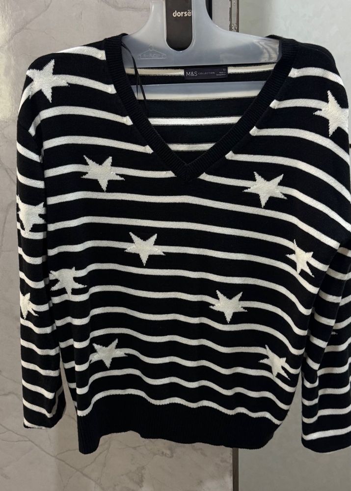 Black &amp; White Star Knit Sweater