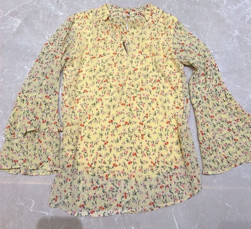 Flowy Floral Print Bell Sleeve Top