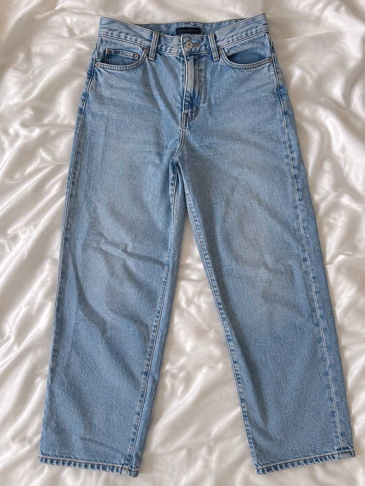 UNIQLO straight fit jeans