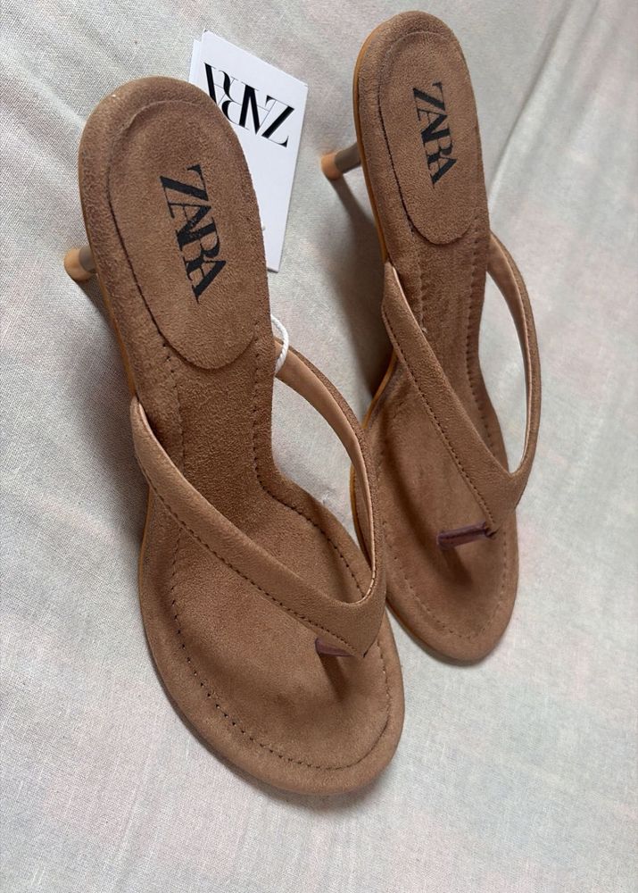 ZARA KITTEN HEELS