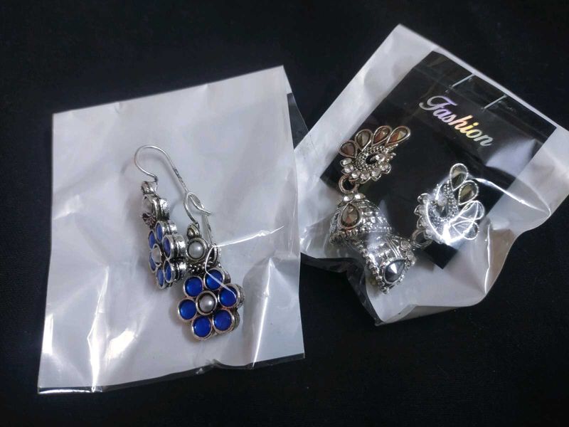 Beautiful Blue &amp; Silver Earrings