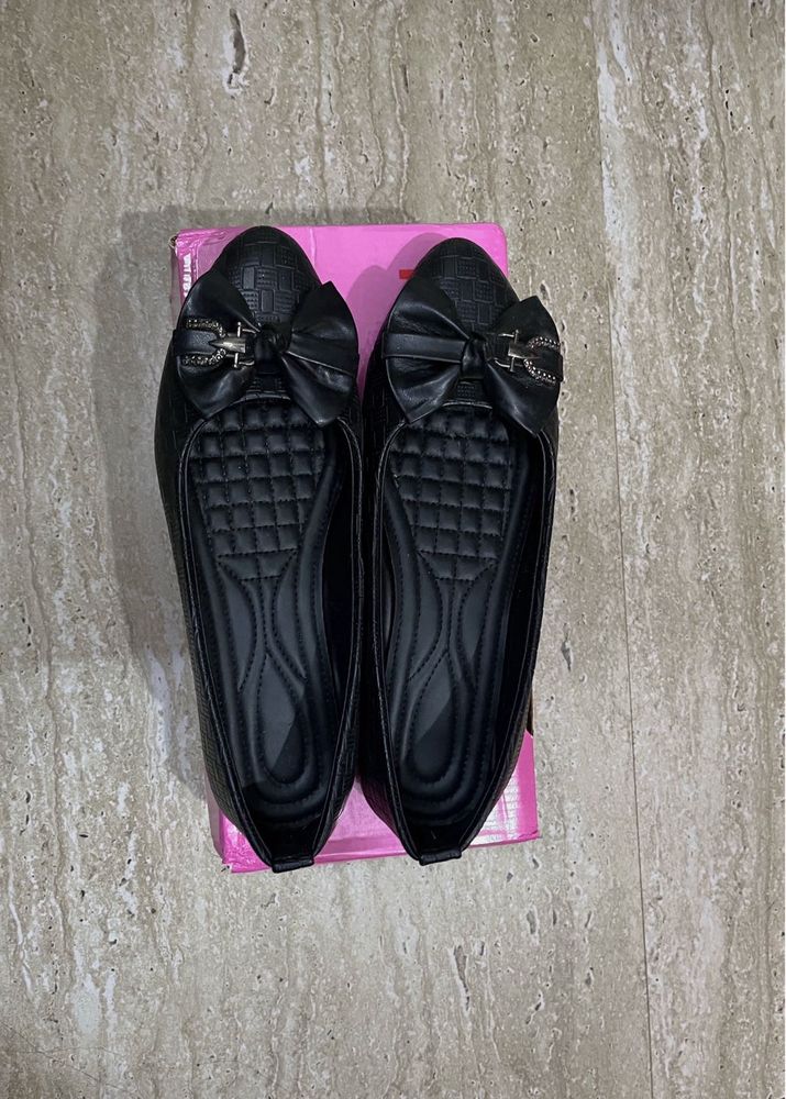 Black Bow Flats