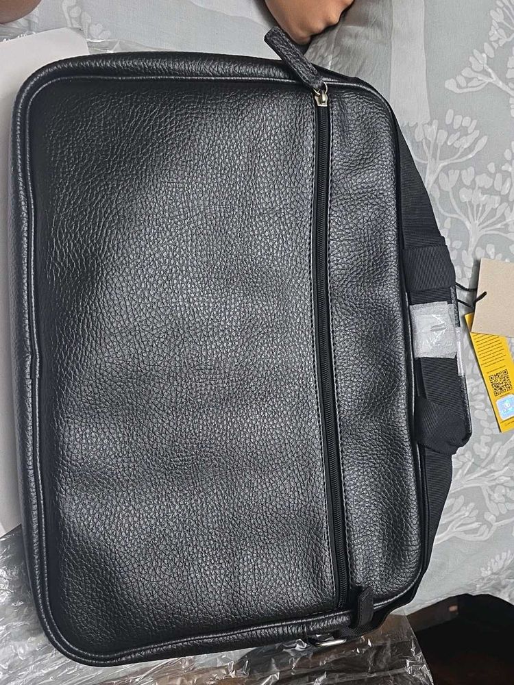 Sleek Black Laptop Bag