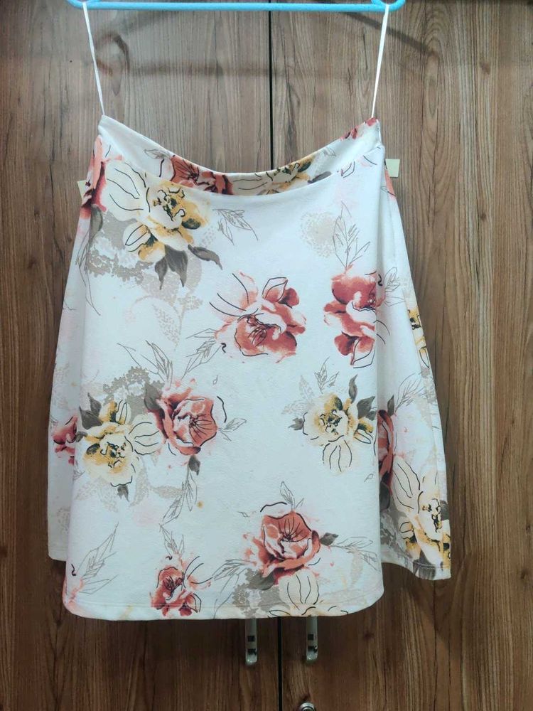 Floral Midi Skirt in Size M