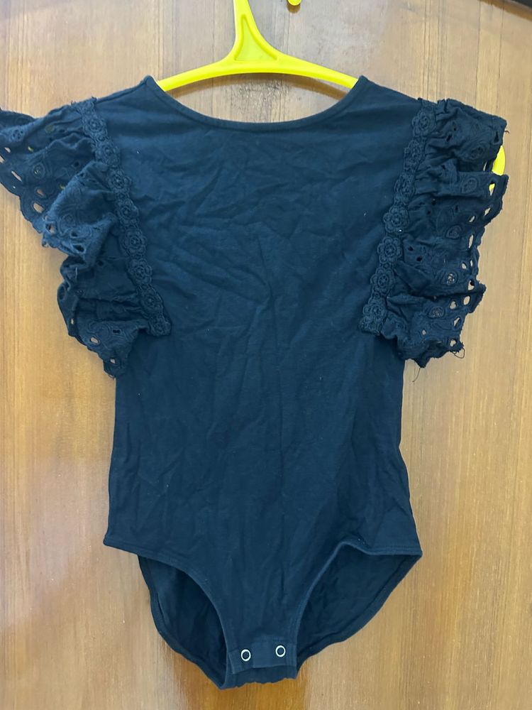 Chic Black Ruffled Sleeve Bodysuit