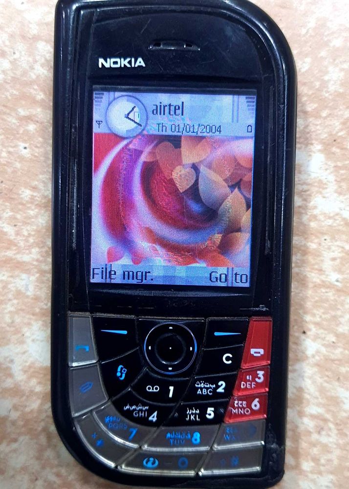 Nokia 7610 feature phone