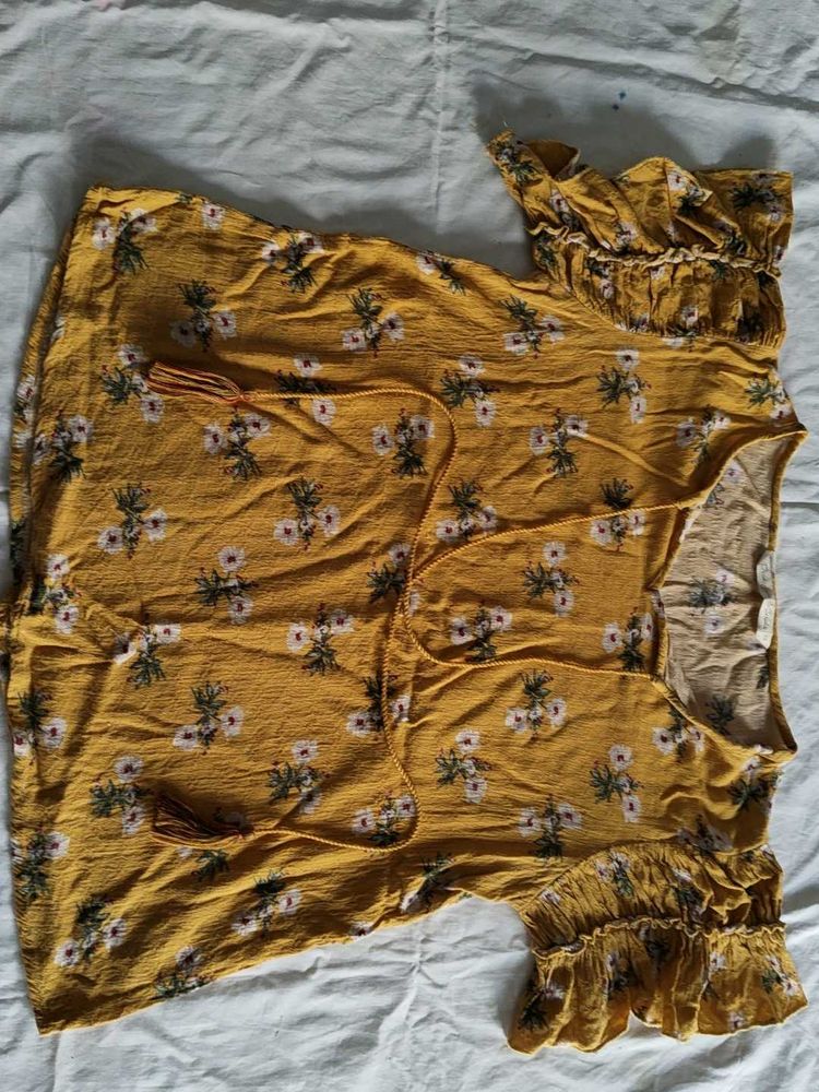 Yellow Floral Ruffled Sleeve Top