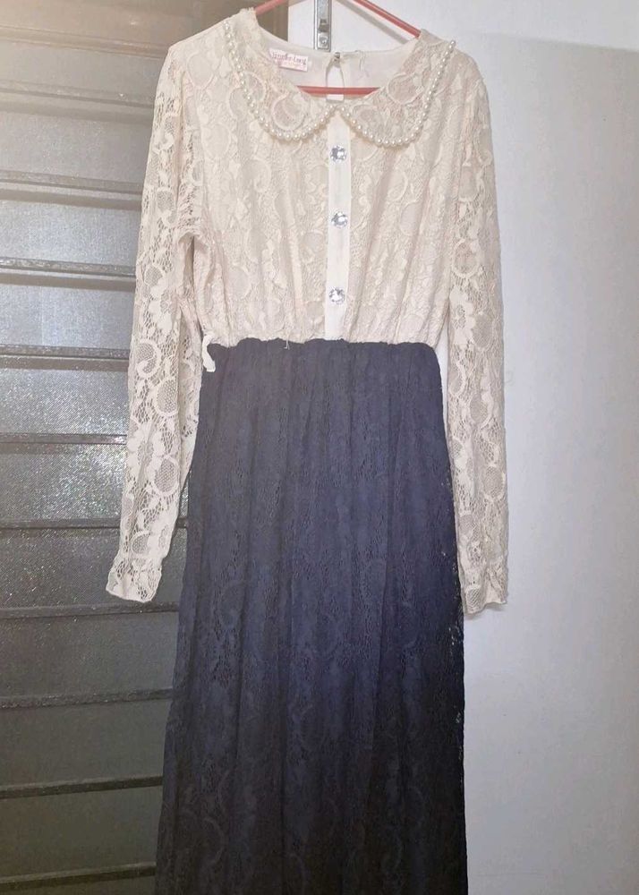 Lace maxi dress/gown with pearls collar ✨️