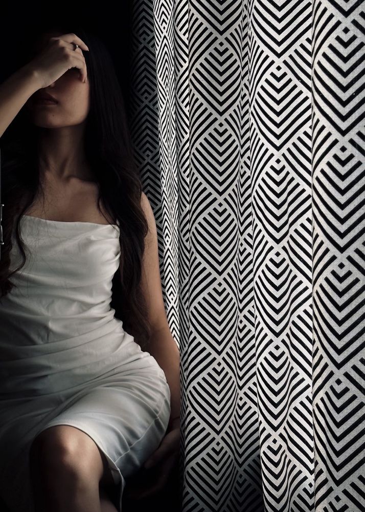 Elegant White Strapless Mini Dress
