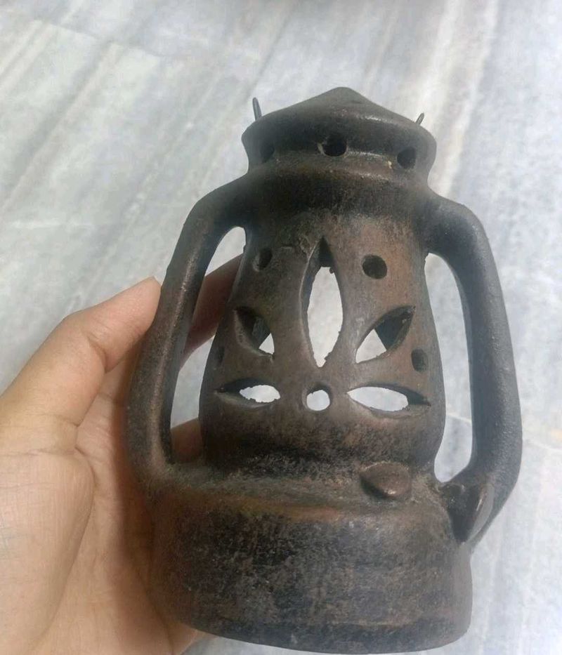 [Free Delivery] Vintage Lantern Showpiece