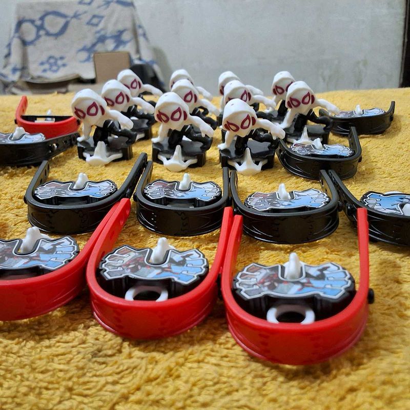 Kinder Joy Spider-Man Edition–Spider-Gwen Combo