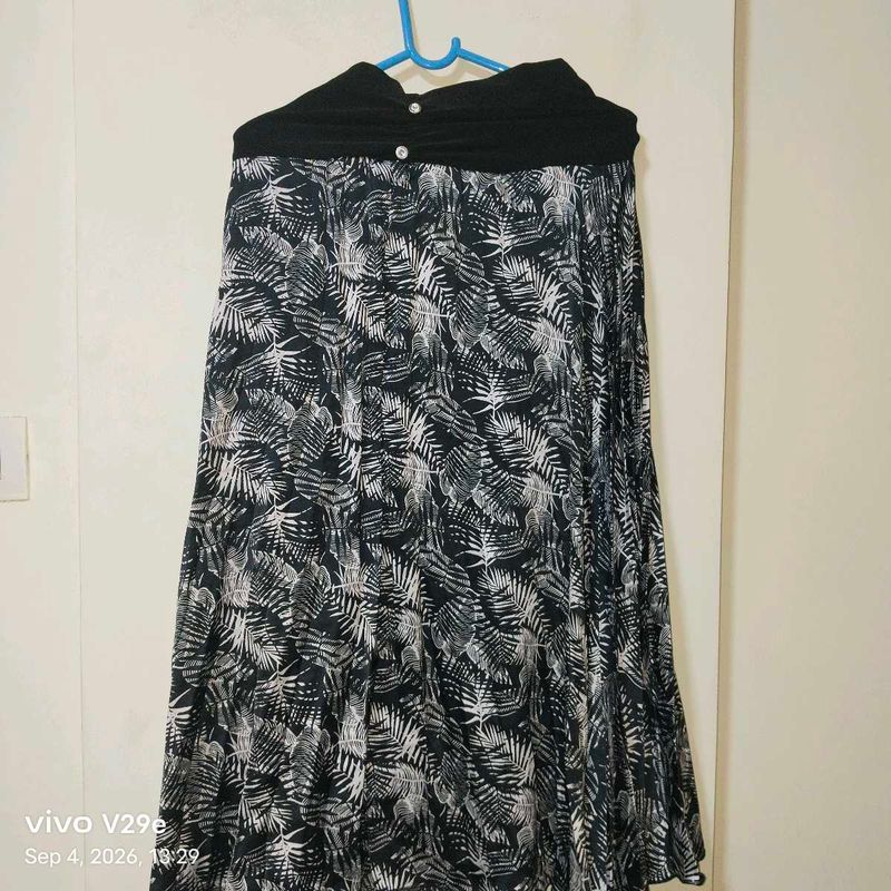 Black &amp; White Printed Long Skirt