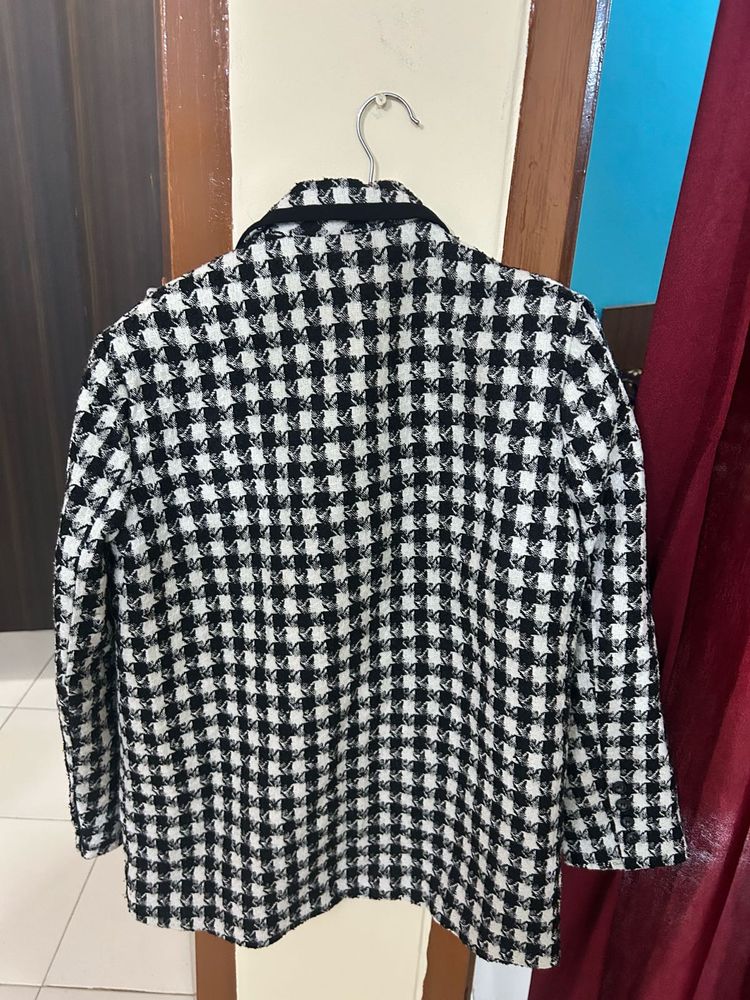 Houndstooth Blazer - Chic &amp; Classic