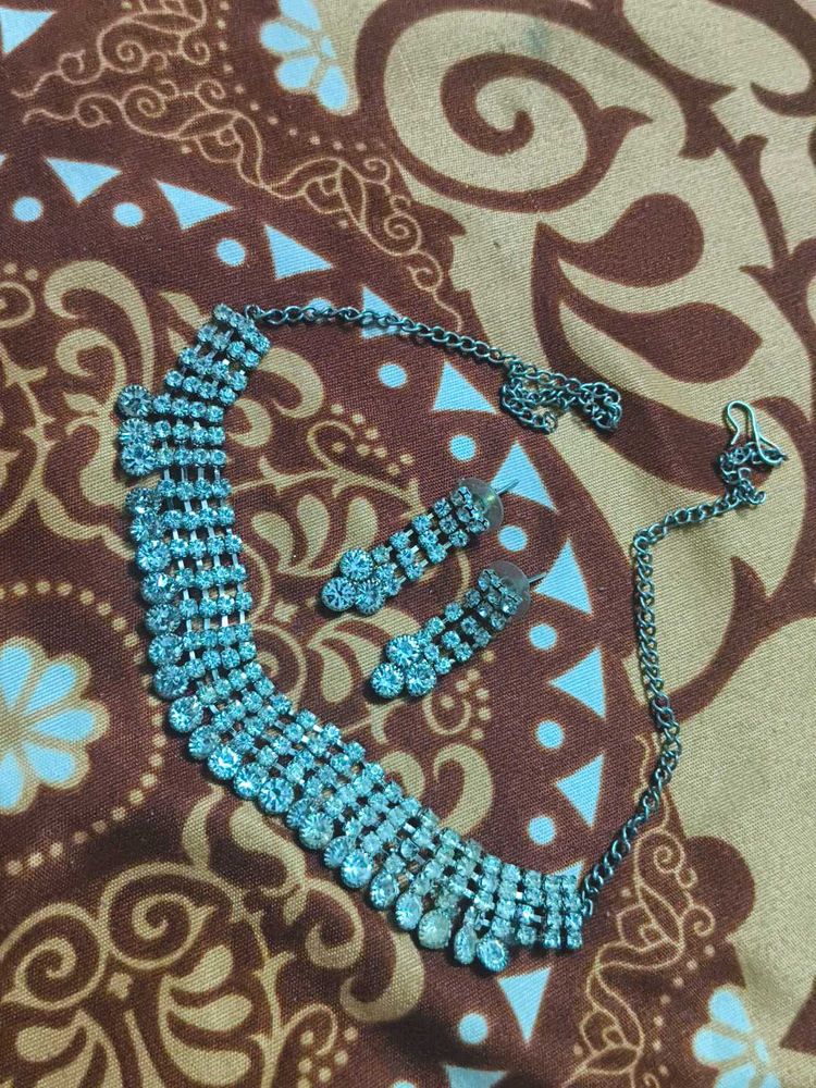 Sparkly Rhinestone Necklace &amp; Earrings Set