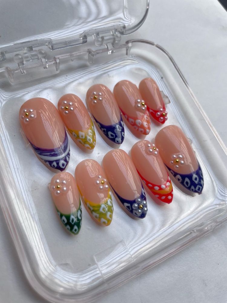 Press-On Nails - French Tip Floral Design