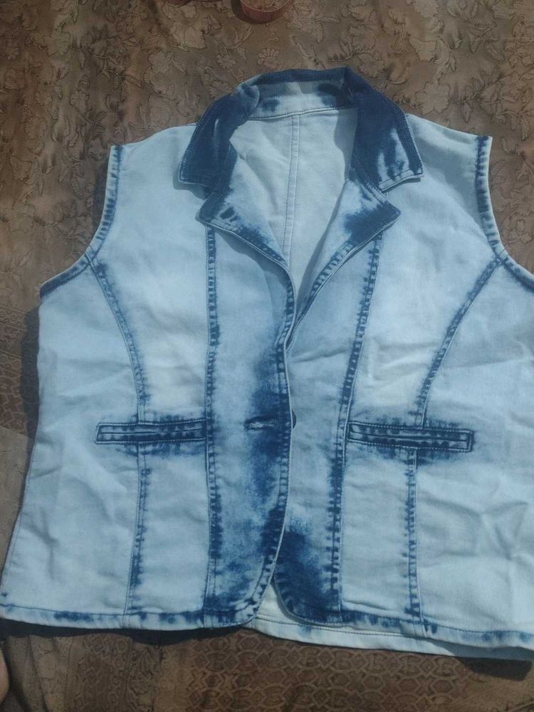 Washed Denim Sleeveless Blazer