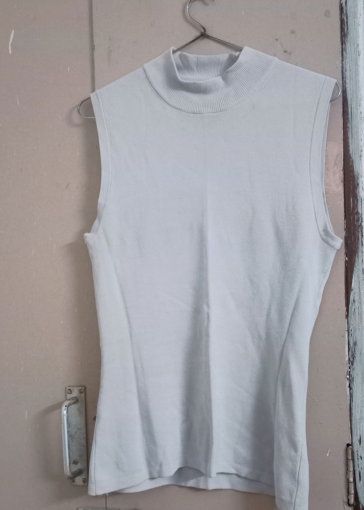 Cut Sleeve Half Turtle Neck Top