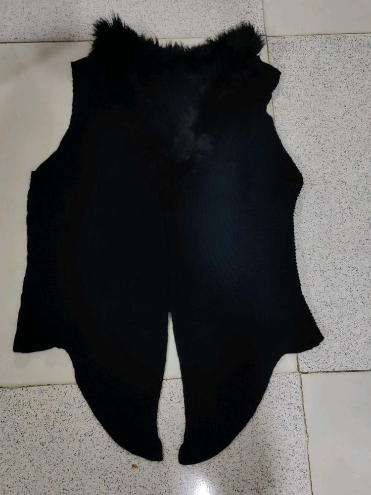 wool shrug ...size free can wear 34 ..36..38